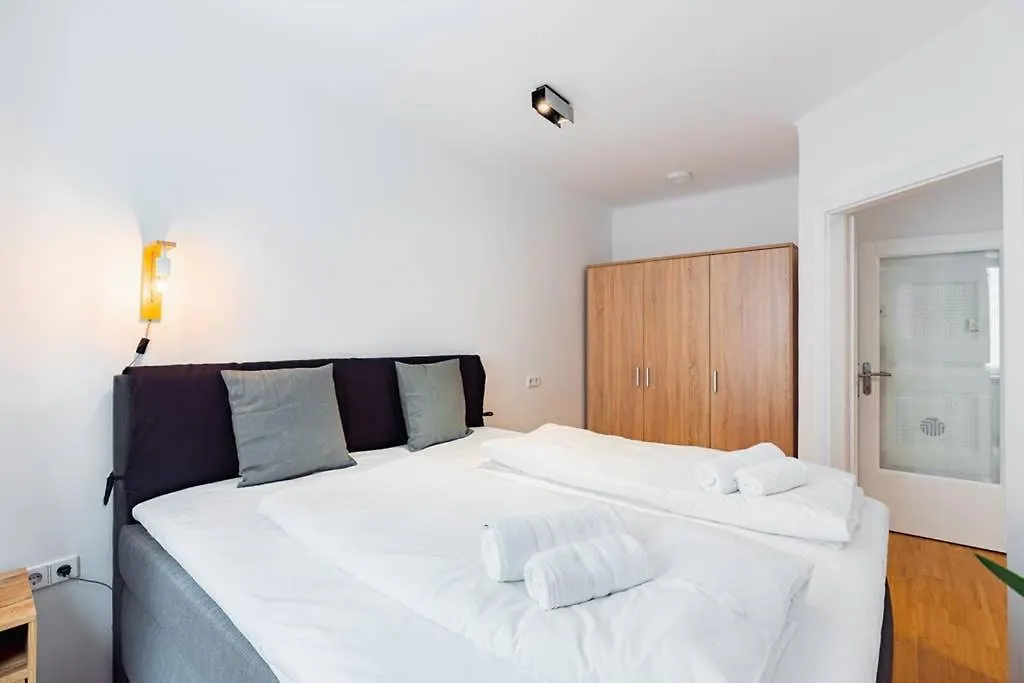 Newly-Renovated, Central City Apartment In The Heart Of Viena Austria