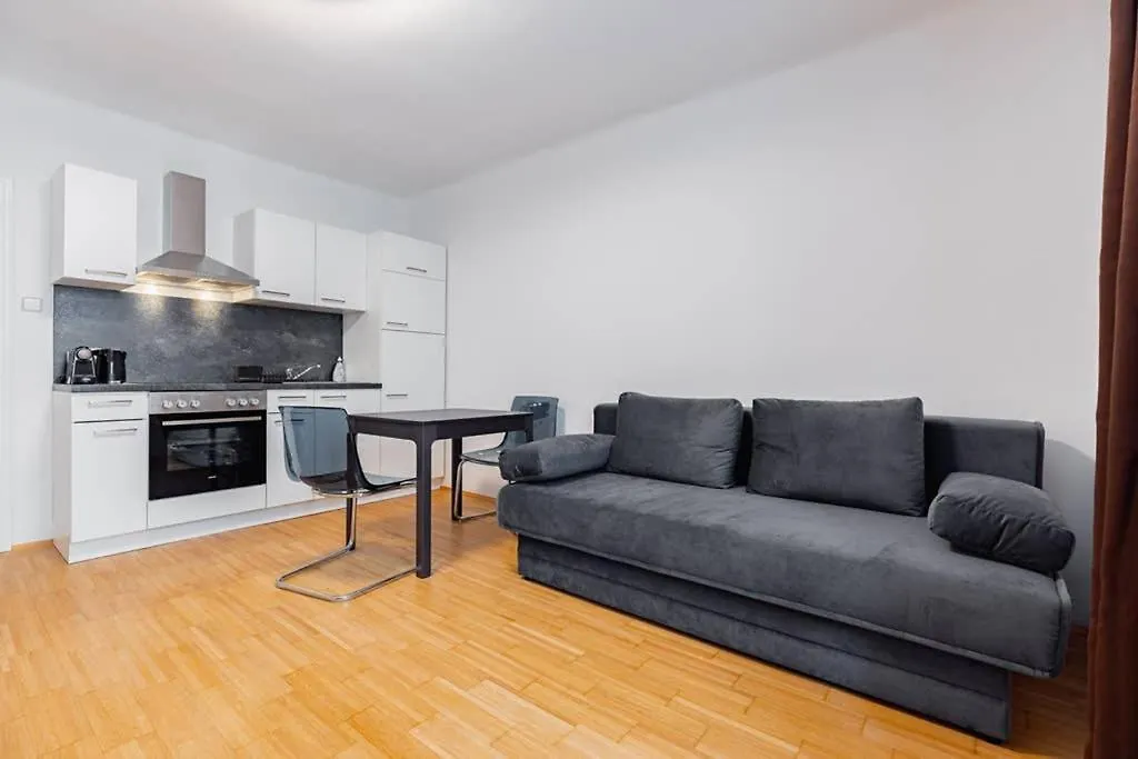 Newly-Renovated, Central City Apartment In The Heart Of Viena